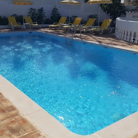 Com Piscina A 15o Metros Da Praia