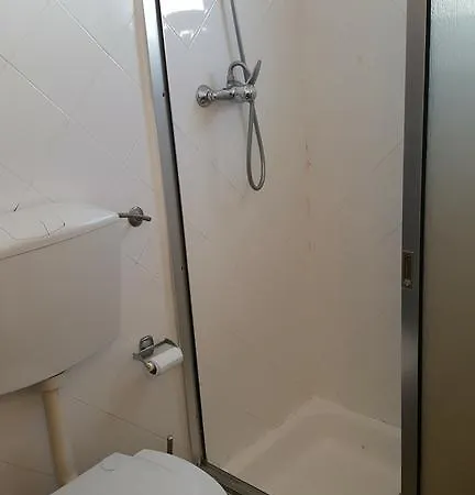 Com Piscina A 15o Metros Da Praia 別荘 *