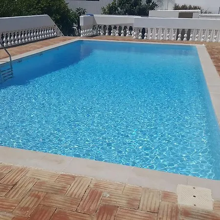 別荘 Com Piscina A 15o Metros Da Praia