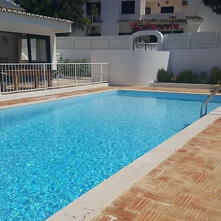 別荘 Com Piscina A 15o Metros Da Praia アルブフェイラ