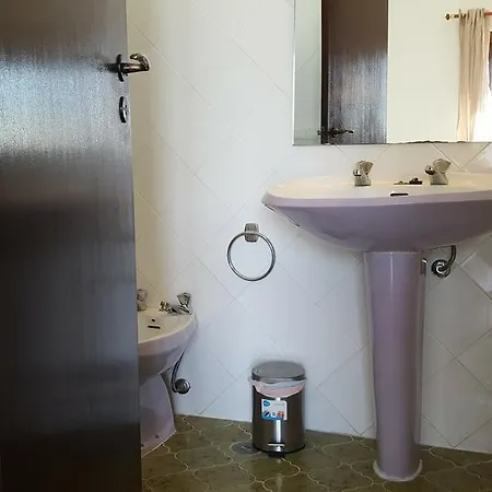 Com Piscina A 15o Metros Da Praia 別荘 *